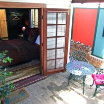 Merlot Room - Courtyard Setting